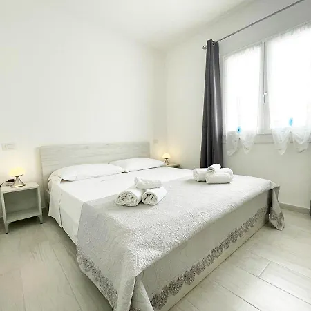Apartment Pgs Immobiliare Srls - Residenza Katia - Moderno Trilocale Con Terrazza E Parcheggio - La Maddalena (Sassari)